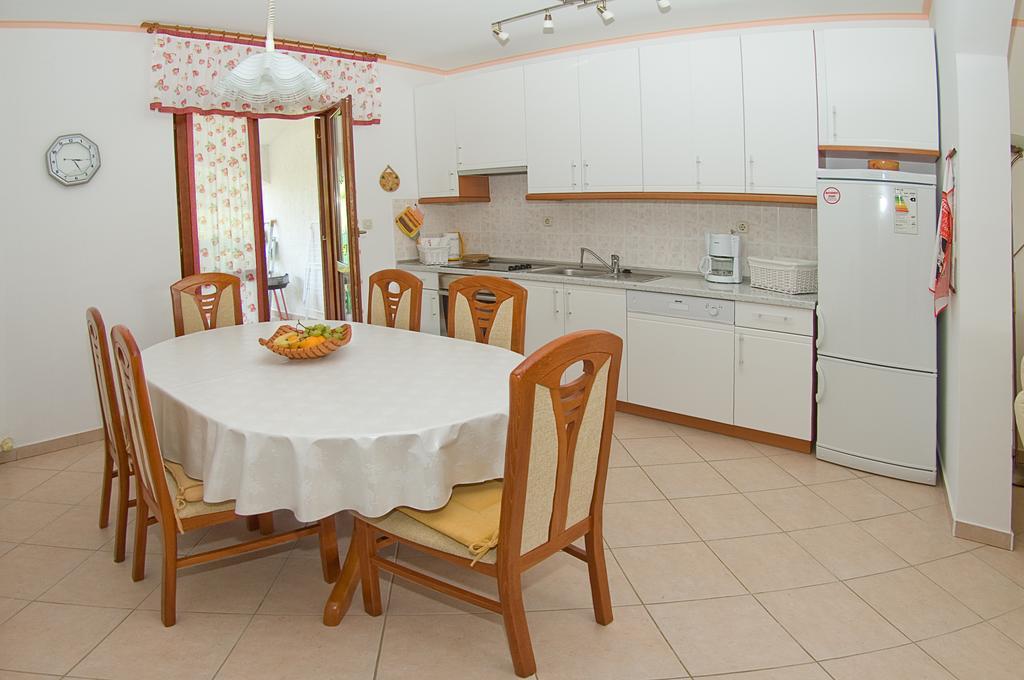 Holiday Home Magnolia Tar-Vabriga Room photo