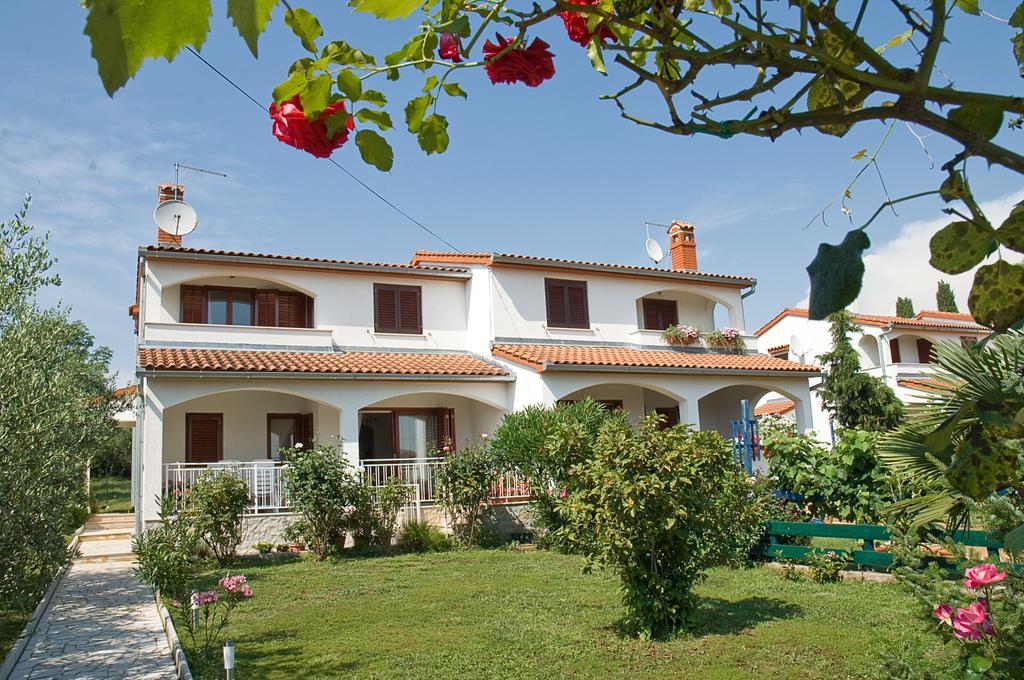 Holiday Home Magnolia Tar-Vabriga Exterior photo